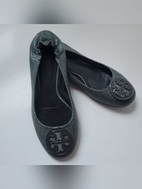 Tory burch Reva Flats leather Ballet flats  size 7M.